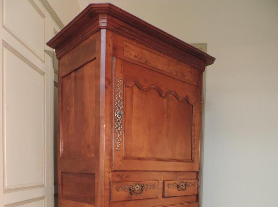 homme debout armoire homme debout armoire